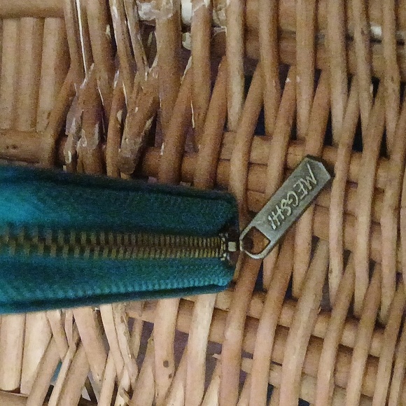 Megshi Genuine Leather Teal Zip Around Wallet - Picture 5 of 9